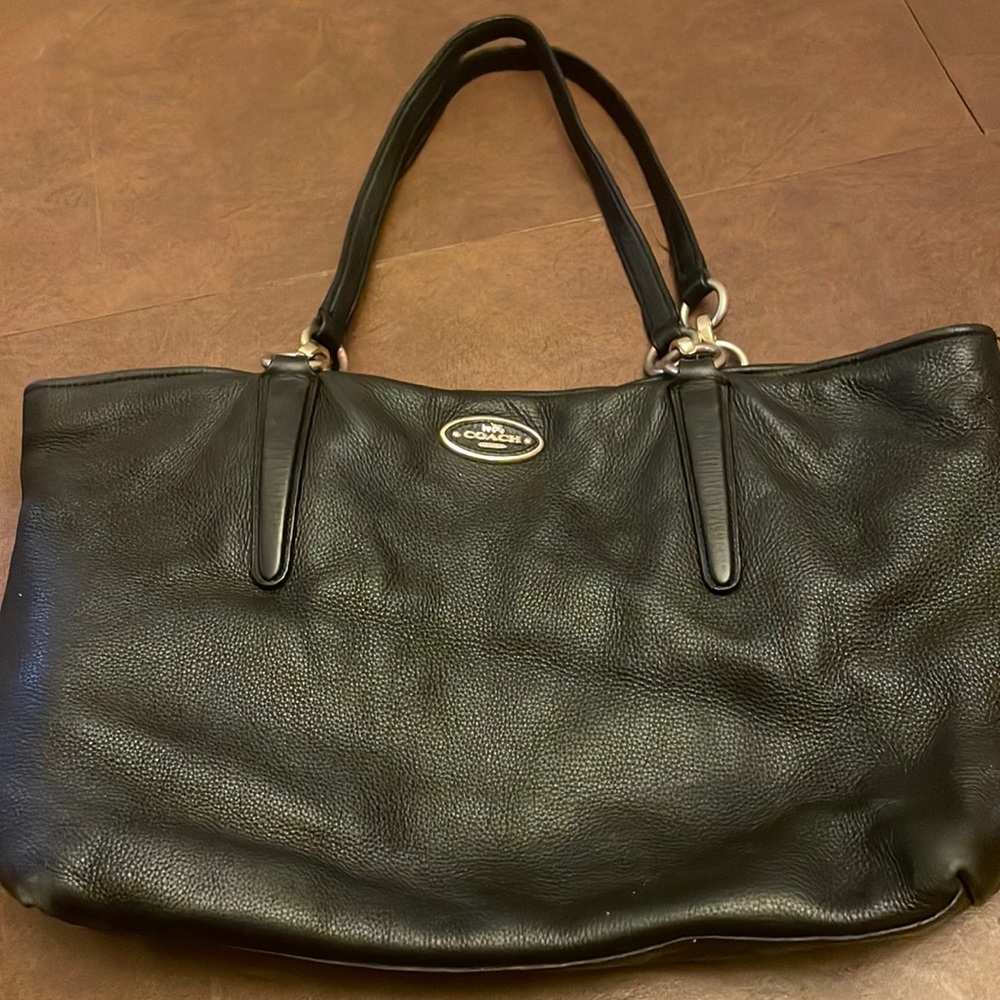 Coach Tote black pebbled leather